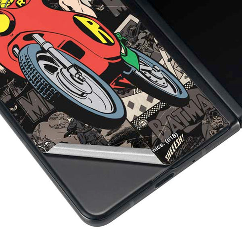 DC Comics Robin Vintage Action pose pattern Galaxy Z Fold4 5G Skin